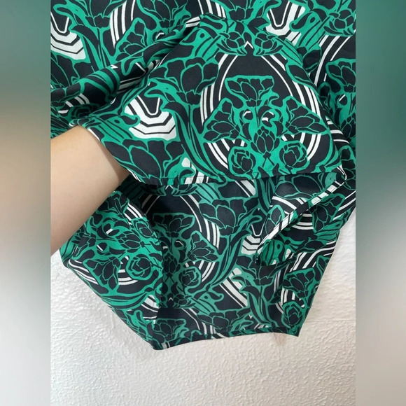J. Crew Green Black Retro Floral Popover Blouse Top Women’s 2 Summer Business - Picture 7 of 15